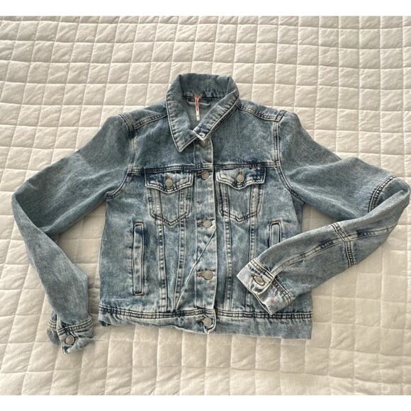 Free People Jean Jacket Womens XS Blue Light Acid Wash Trucker Grunge - Picture 2 of 11